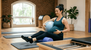 femme enceinte qui fait du Pilates